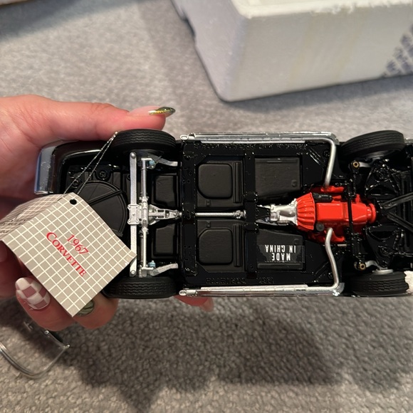 S8-53 FRANKLIN MINT DIE VINTAGE 1:24 CAST CAR - 1967 CHEVY CORVETTE CONVERTIBLE - Picture 5 of 5